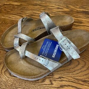 Silver Mayari Birkenstocks Size 39 - NEW